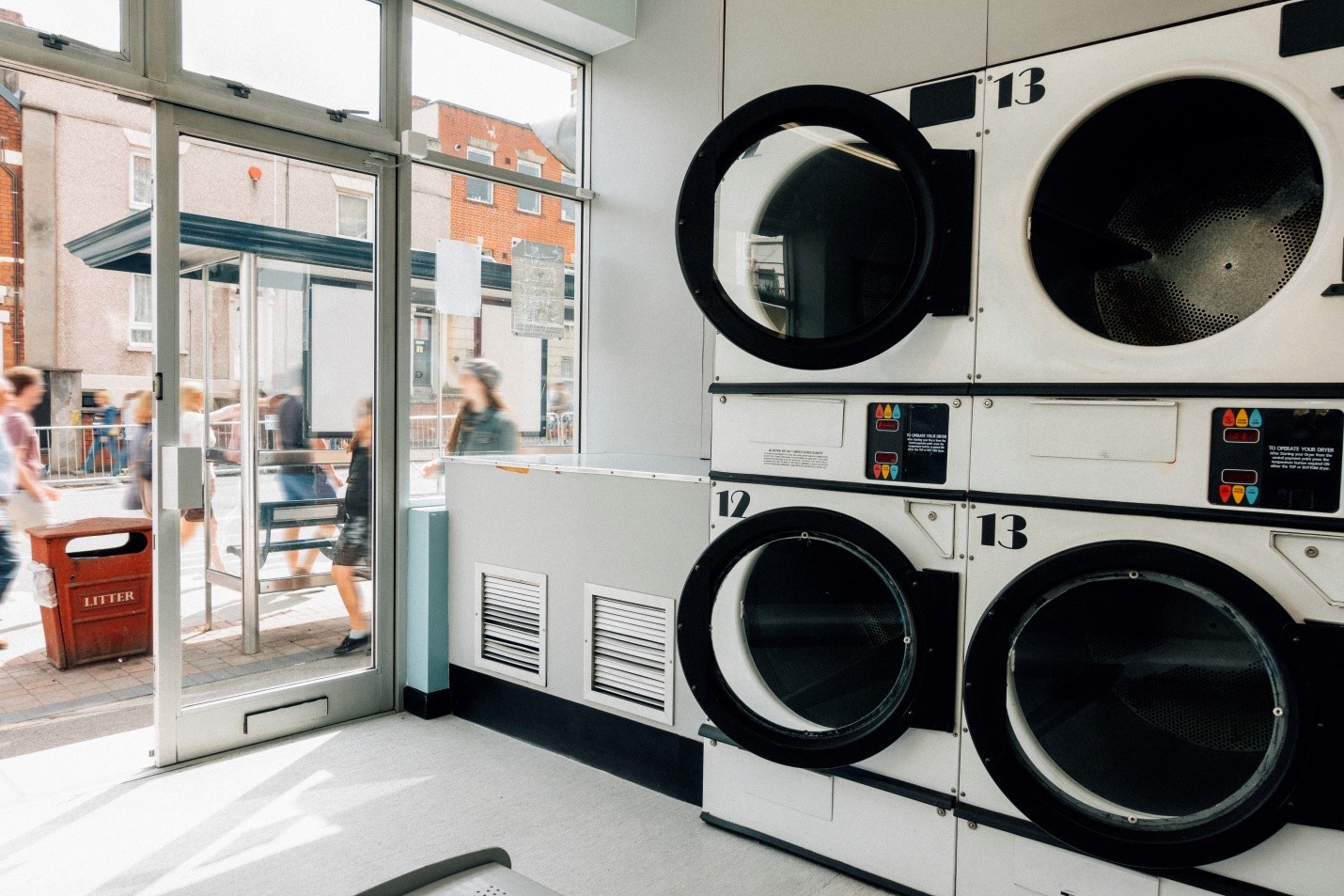 Wash & Fold vs. Local Laundromats Is Delivery Worth It in Jersey City